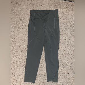 Lululemon size 10